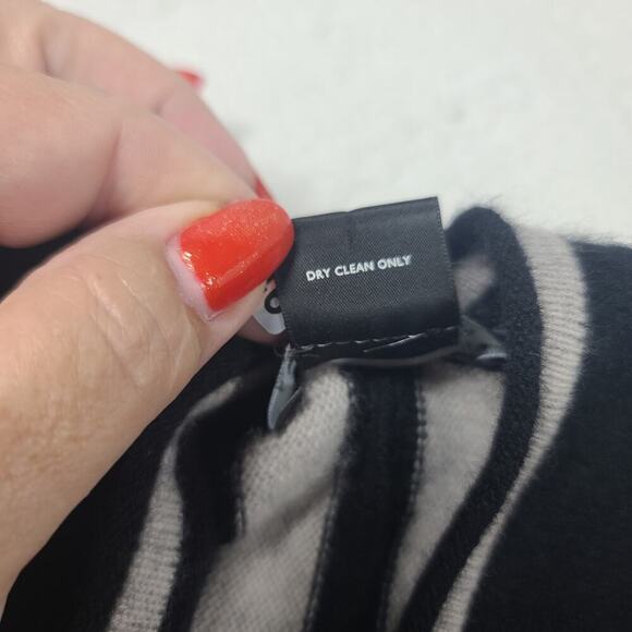 C by Bloomingdale's women's 100% cashmere black/white cape sweater size L/XL - Picture 9 of 10